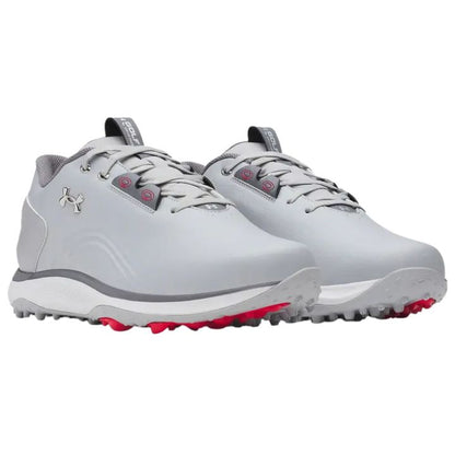 Chaussures de golf sans crampons Under Armour Drive Fade 2-Mod - paire en trois-quarts avant | #color_gris/steel/metallic-silver